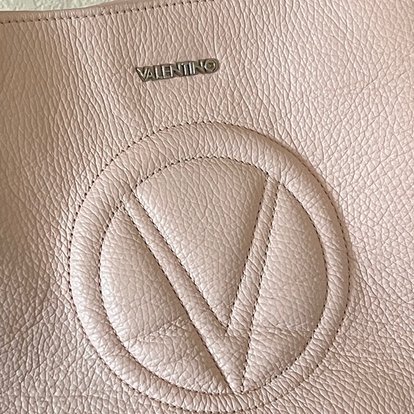 Gorgeous Valentino Purse ❤️ - Picture 4 of 7